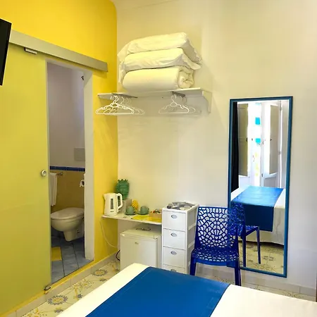 Street View Guest house *