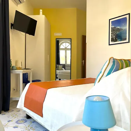 Street View Guest house *