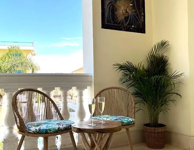 ゲストハウス Street View 4*